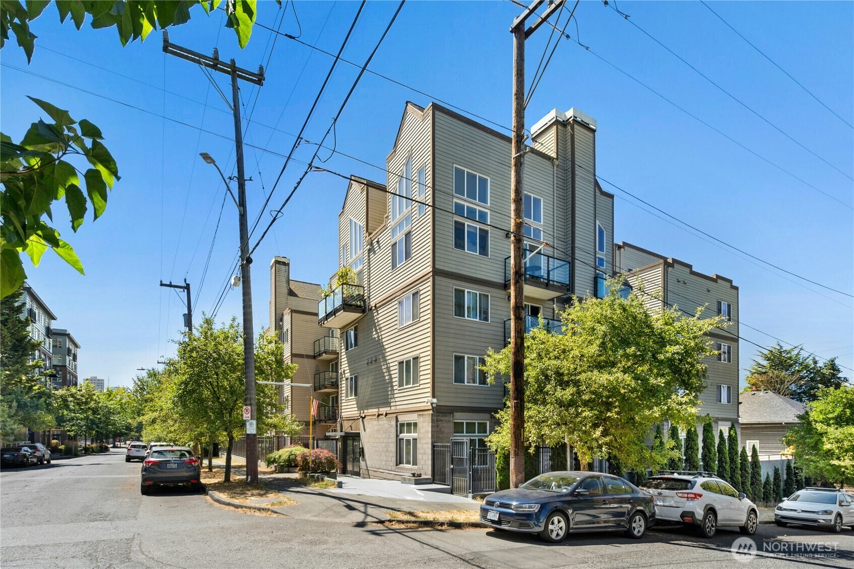Property Photo: 231 Belmont Avenue E 310 WA 98102