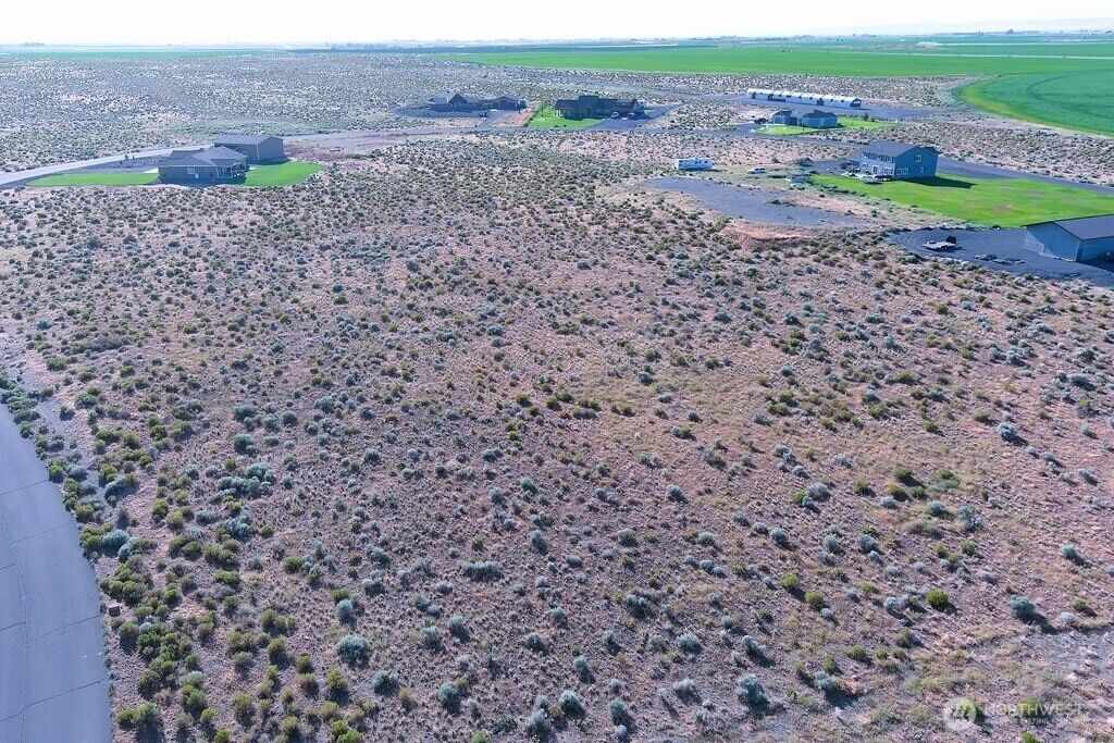 Property Photo: 329 SE Desert Hills Loop WA 98837
