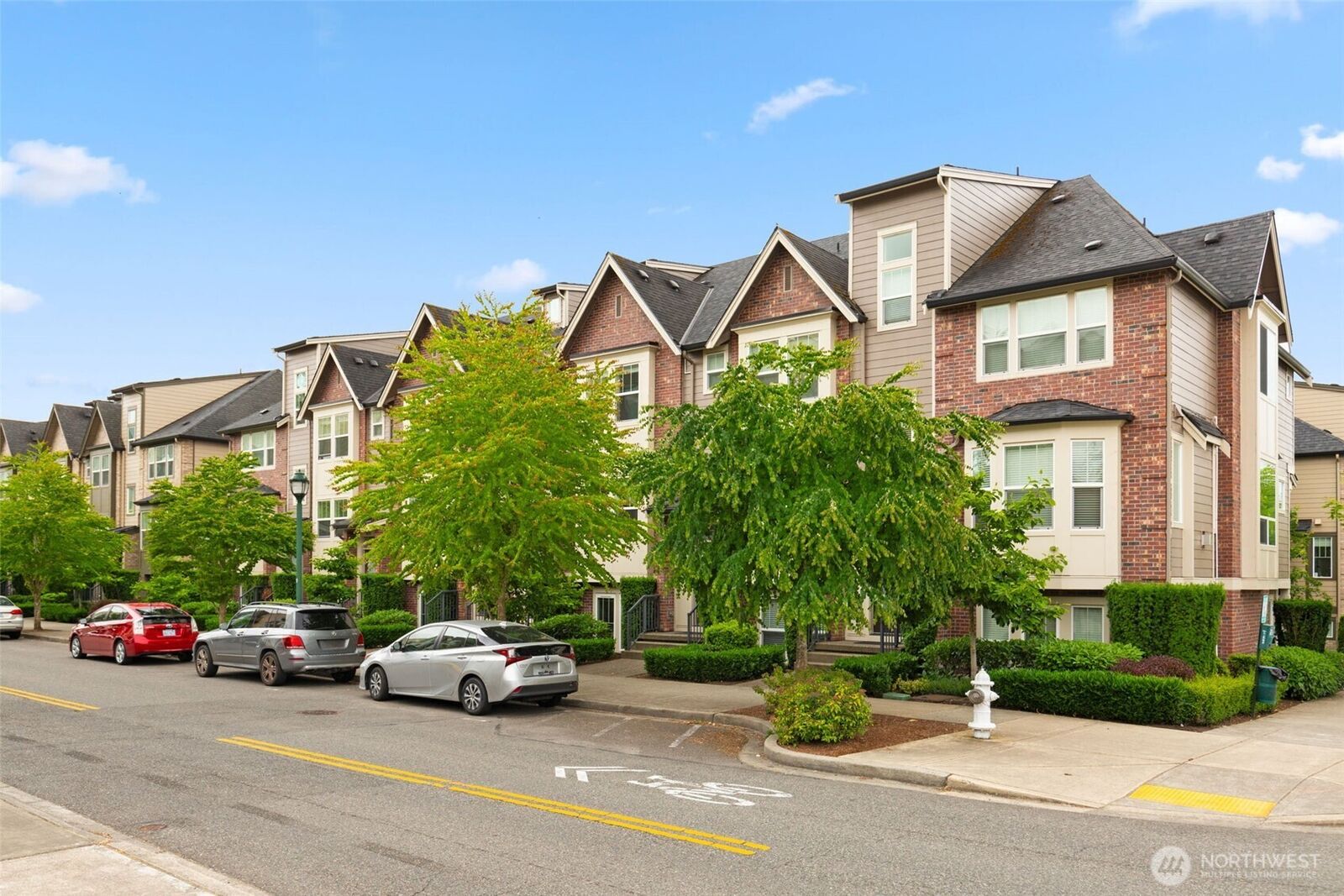 Property Photo: 1087 10th Avenue NE WA 98029