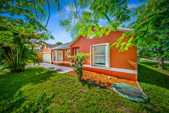 Property Photo: 201 SW Chapman FL 34984
