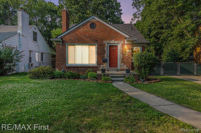 Property Photo: 1070 Hampton Road MI 48236