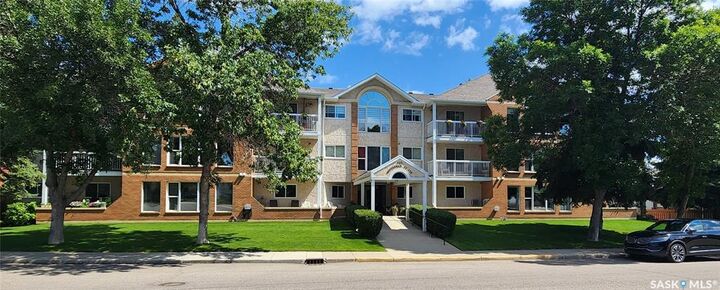Property Photo:  320 Silverwood Road 102  SK S7K 6Y4 