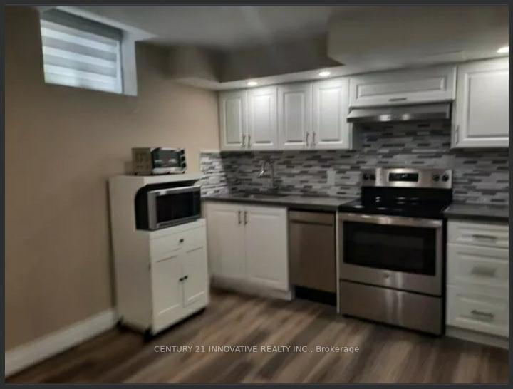 Photo de la propriété:  70 Pavlova Crescent Bsmt  ON L4E 0L3 