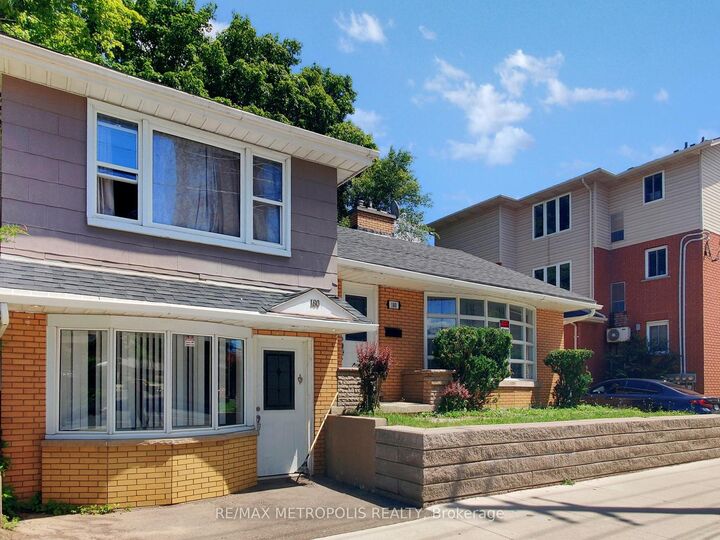 Property Photo:  180 King Street N  ON N2J 2Y5 