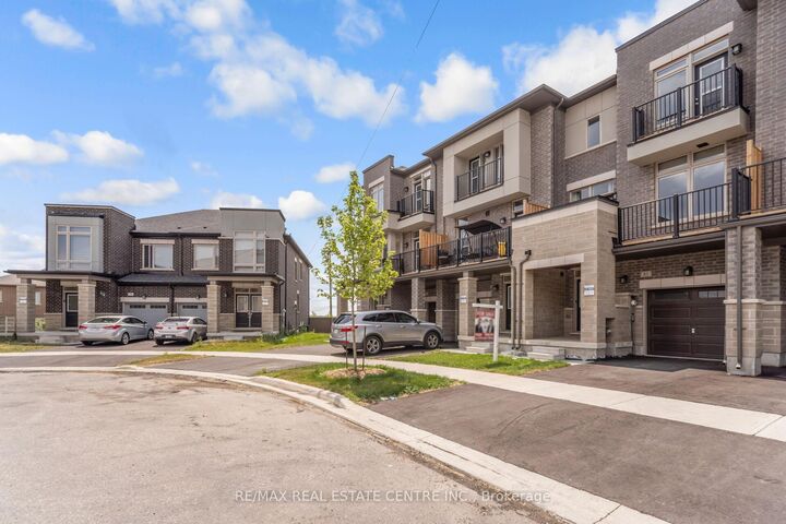 Property Photo:  83 Donald Ficht Crescent  ON L7A 5H6 