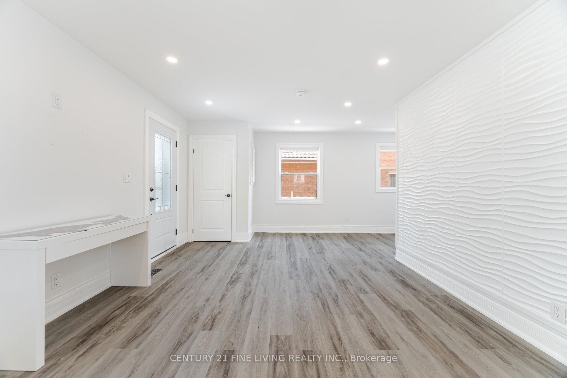 Property Photo: 619 Upper Paradise Road (Main &Amp Second Floor) ON L9C 5P5