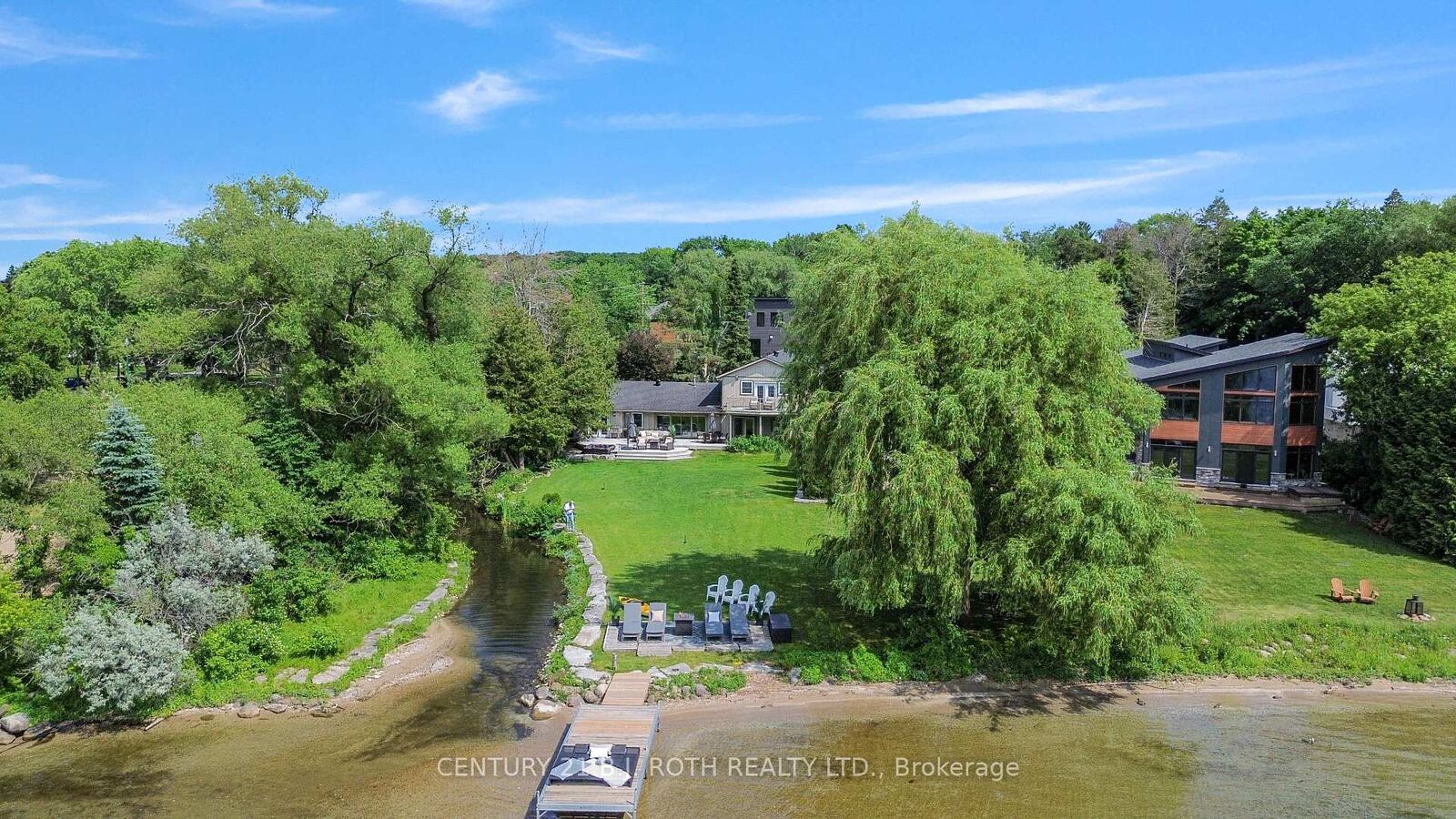 Property Photo: 58 White Oaks Road ON L4N 4B9