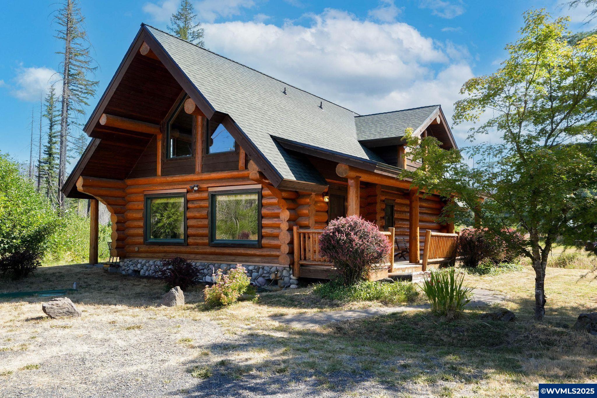 Property Photo: 10265 N Fork Ln OR 97358