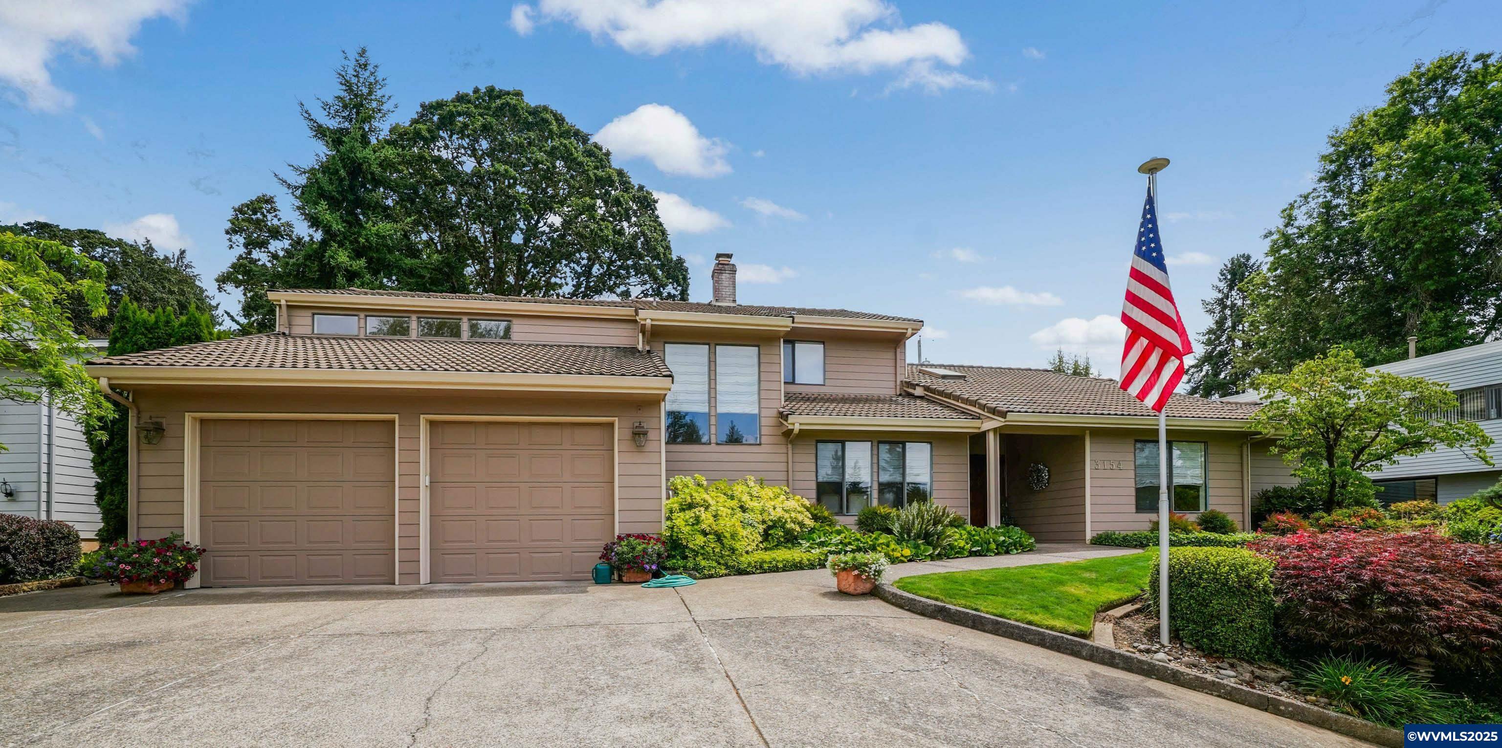 Property Photo: 3154 Camellia Dr S OR 97302
