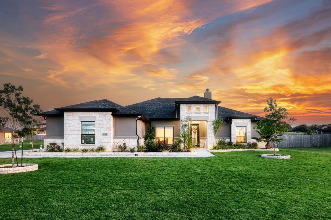 Property Photo:  1127 Northcross Drive  TX 76571 