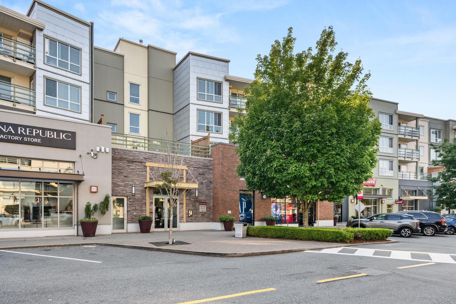 Property Photo: 15735 Croydon Drive 209 BC V3S 2L5