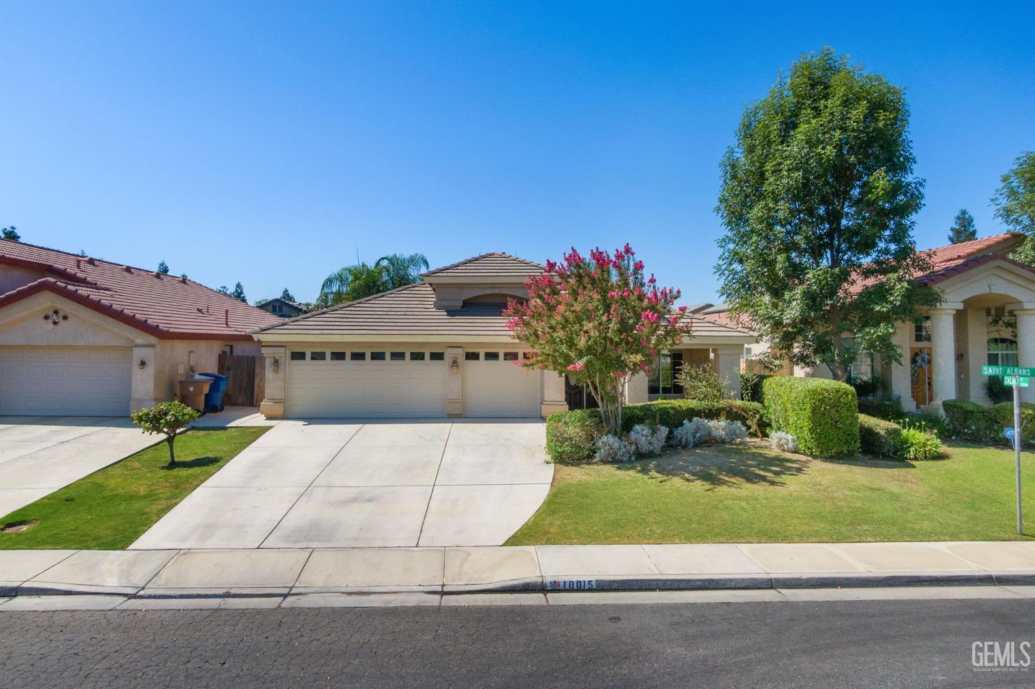 10015 Saint Albans Avenue  Bakersfield CA 93311 photo