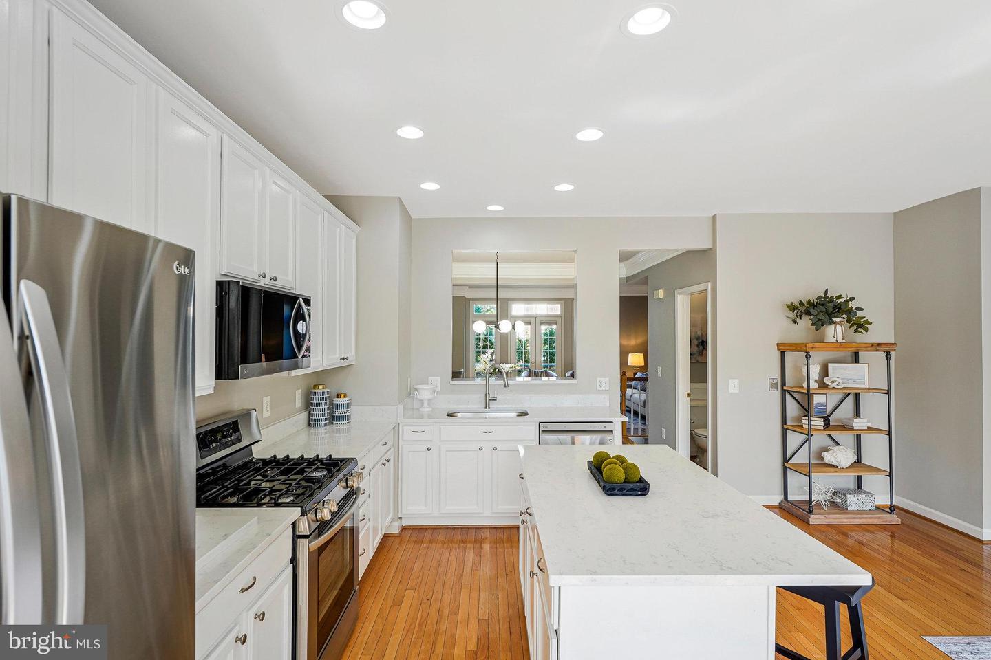Property Photo: 19086 Pileated Terrace VA 20176