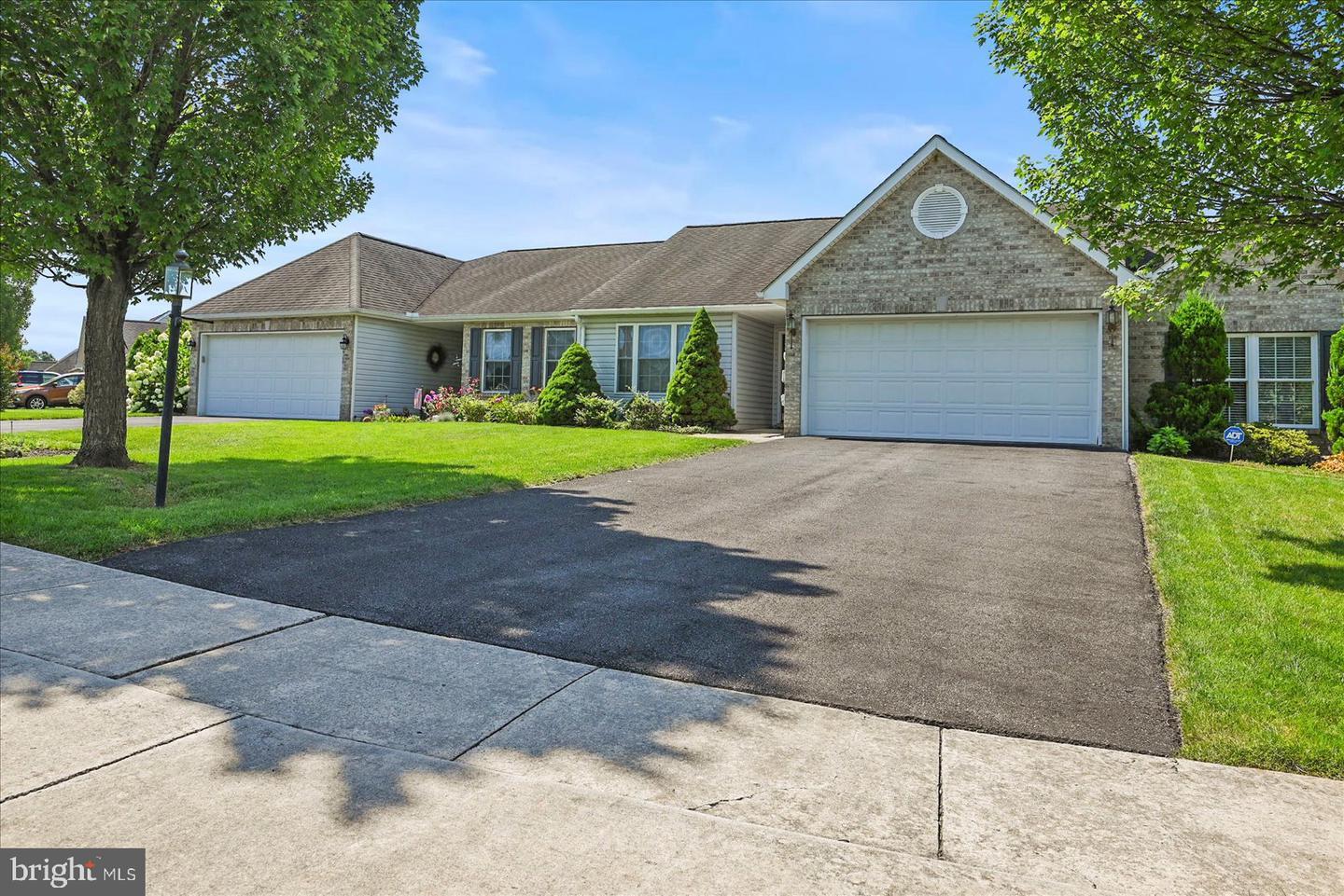 51 Burwick Drive  Mechanicsburg PA 17050 photo