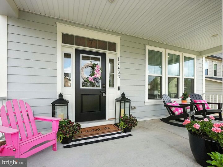 Property Photo: 17433 Spring Cress Drive VA 22026