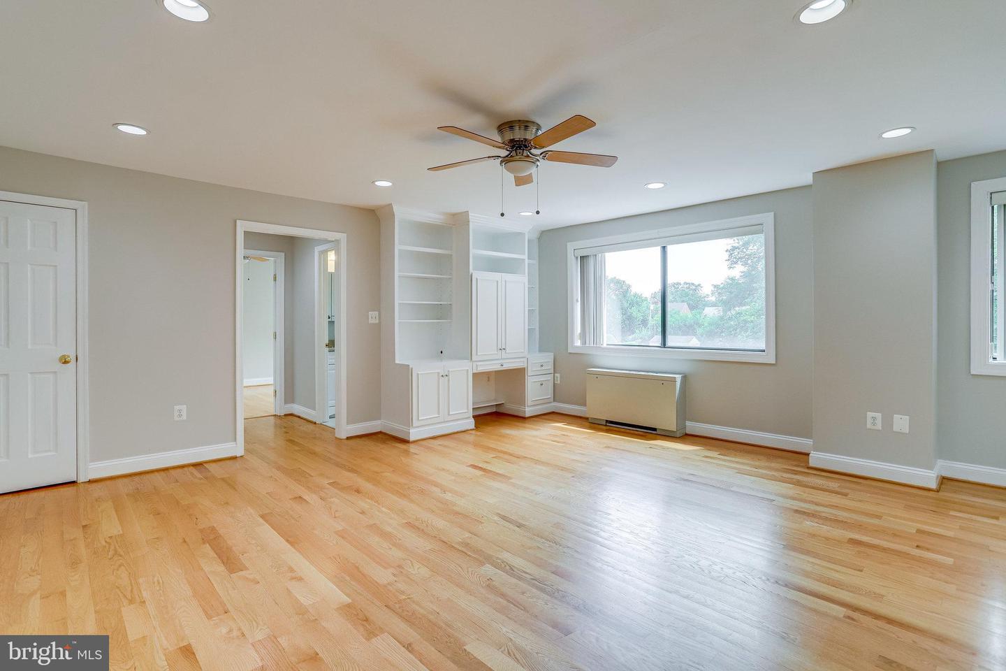 Property Photo:  3515 Washington Boulevard 210  VA 22201 