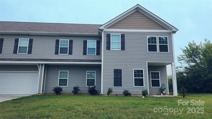 Property Photo: 14727 Choate Circle NC 28273