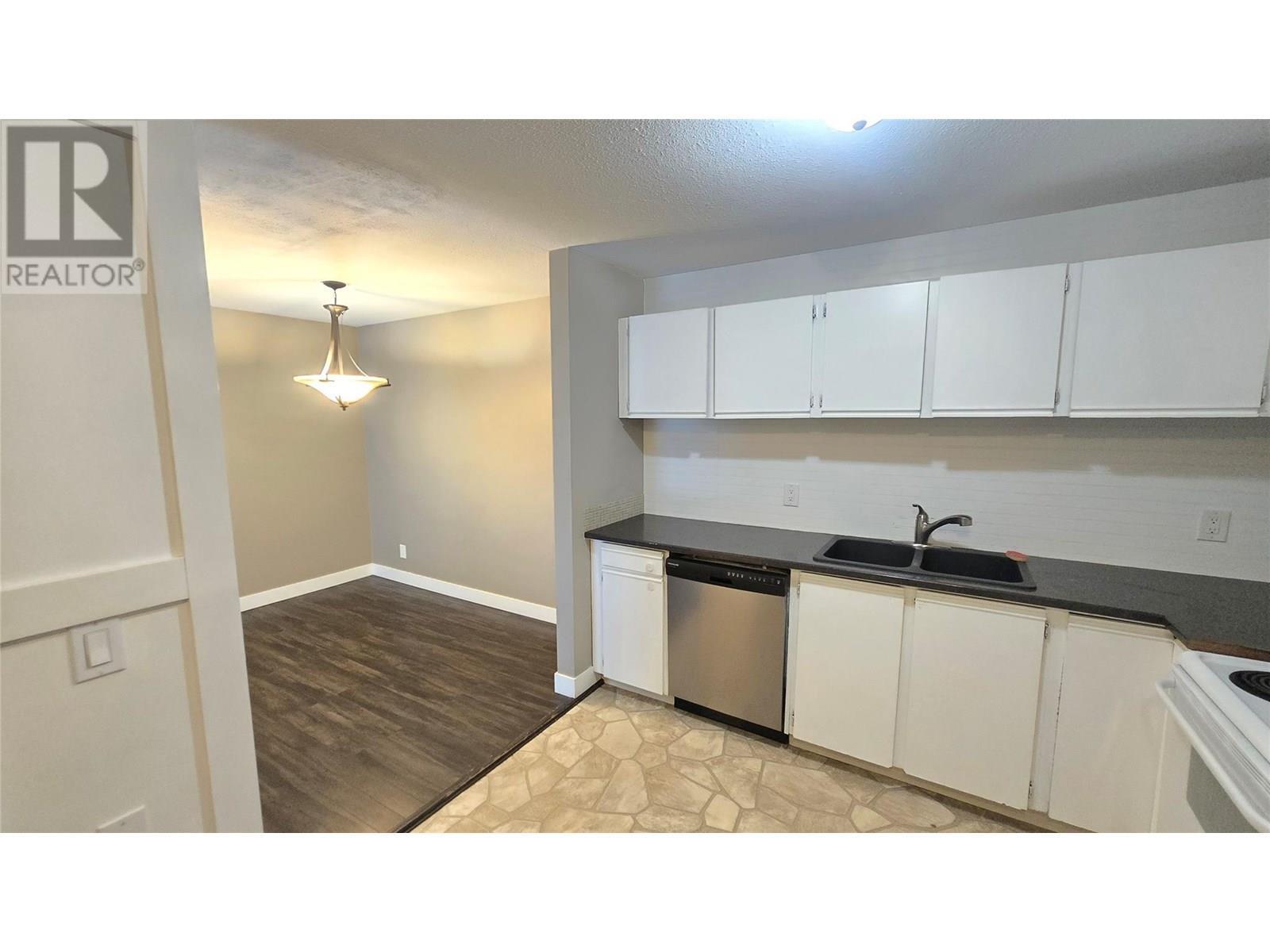 Property Photo: 44 Whiteshield S Crescent 211 BC V2E 2J1
