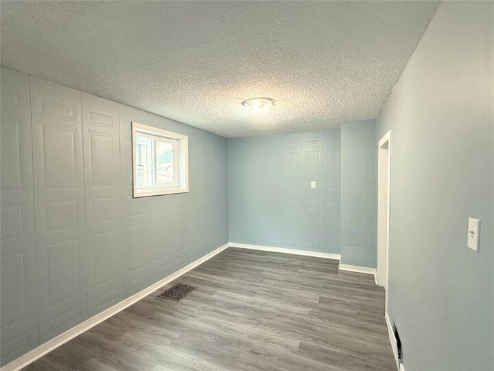 Property Photo:  939 Selkirk Avenue  MB R2X 0B9 