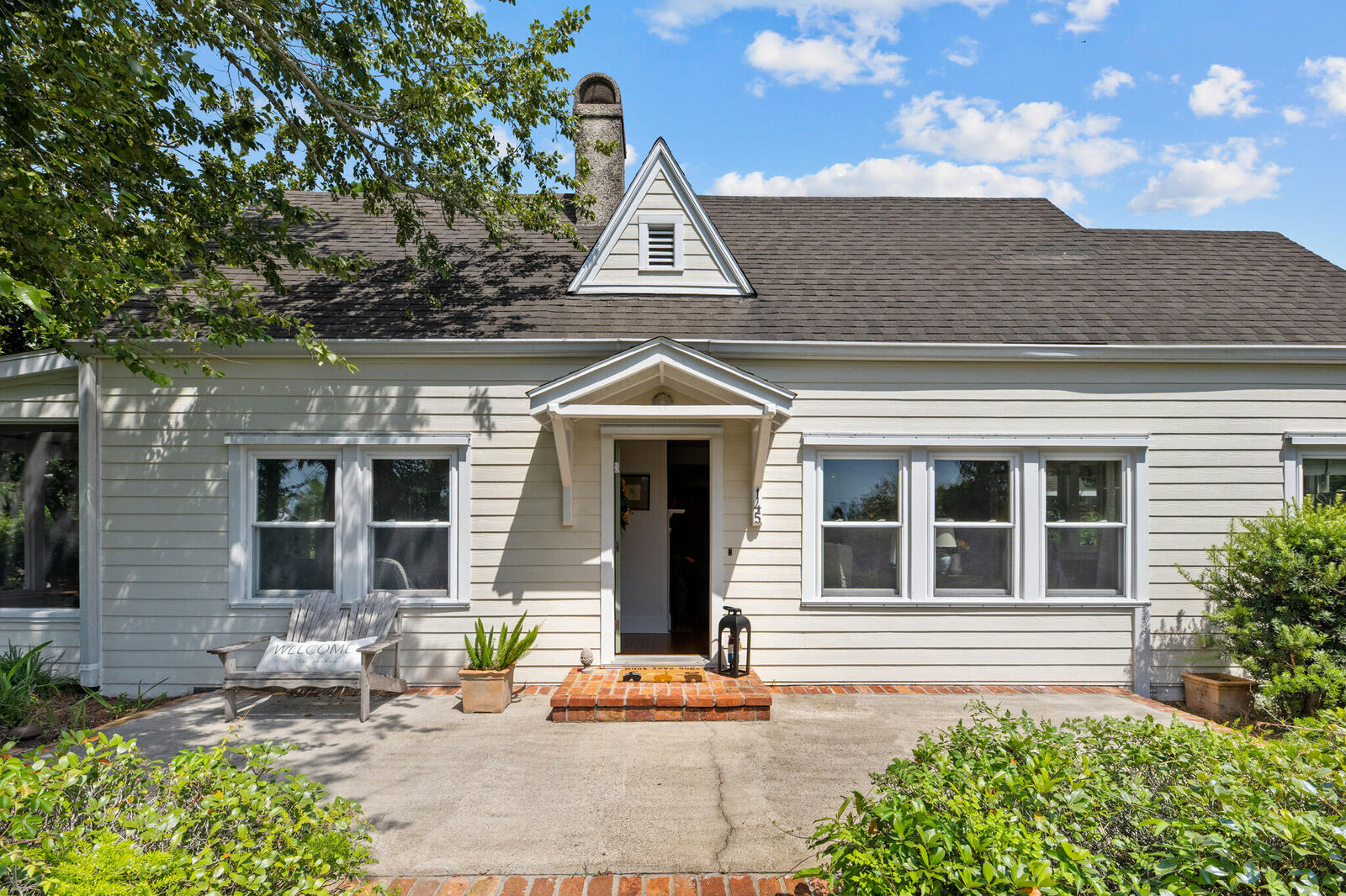 Property Photo: 145 Bay Avenue FL 32320