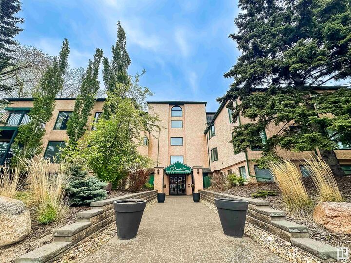 Property Photo: 9131 99 Street NW 303 AB T6E 3V9