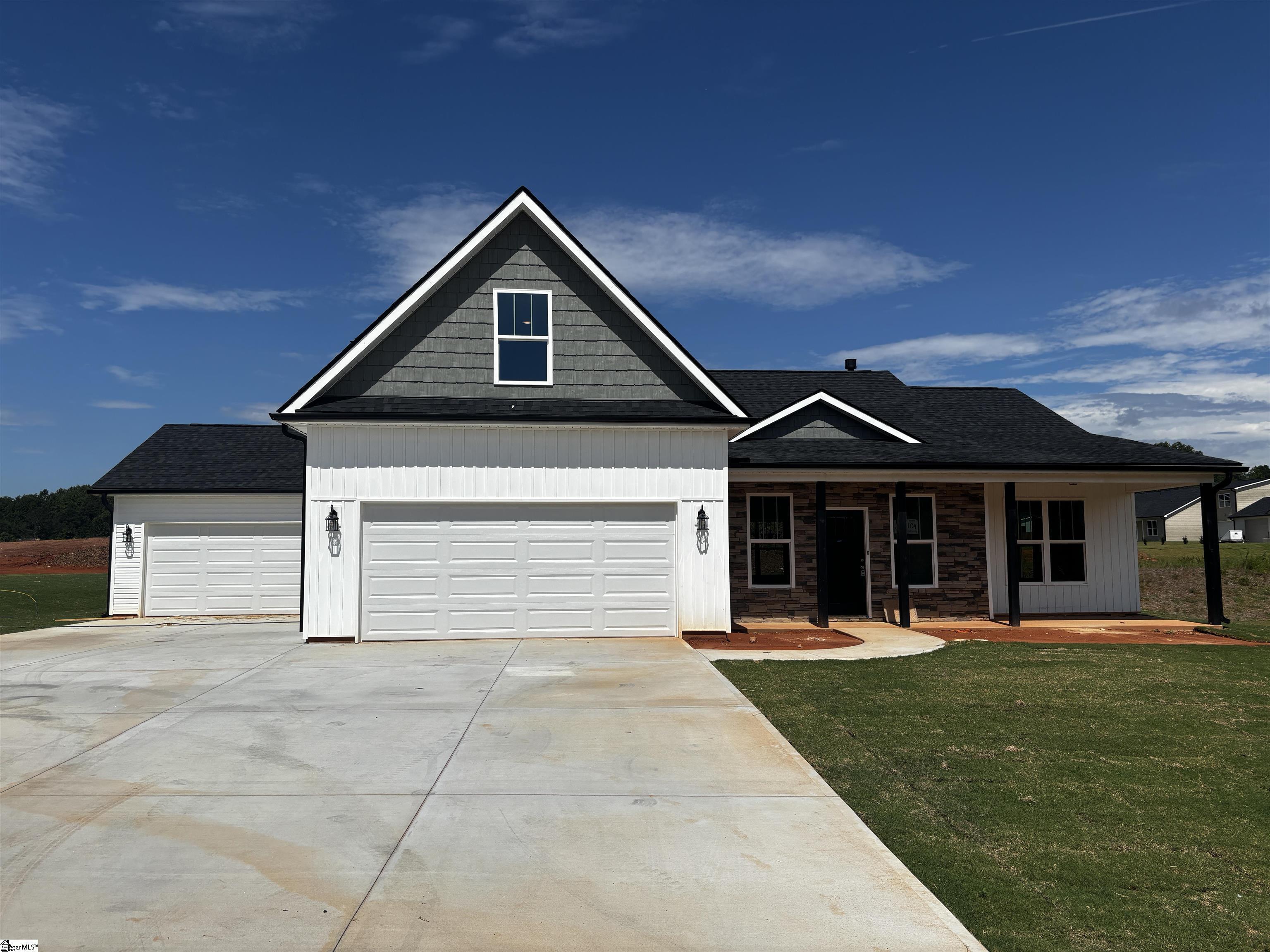 Property Photo: 104 Old Glory Court SC 29671