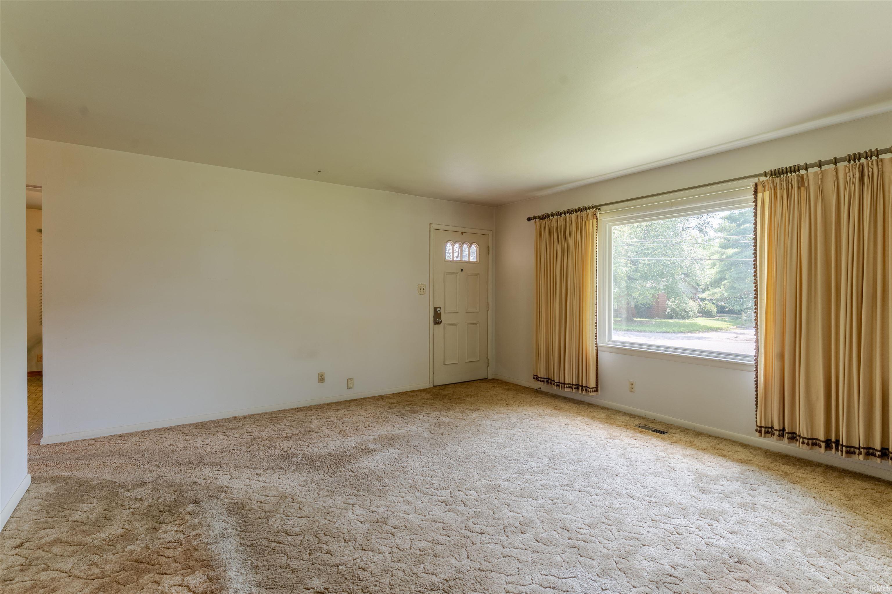 Property Photo:  2801 N Garvin Street  IN 47711 