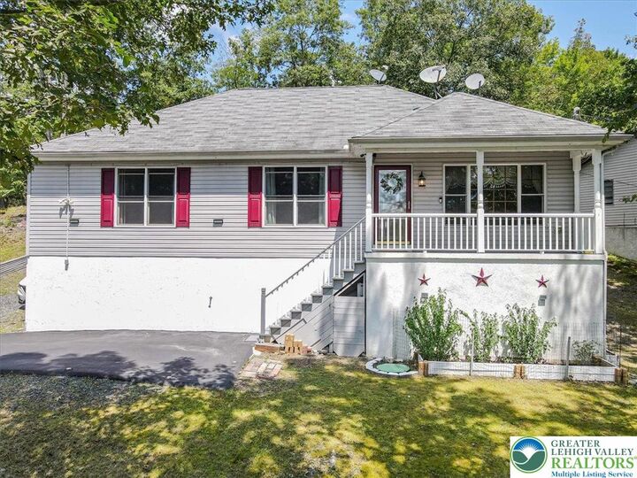 2414 Woodcrest Drive  Middle Smithfield Twp PA 18302 photo