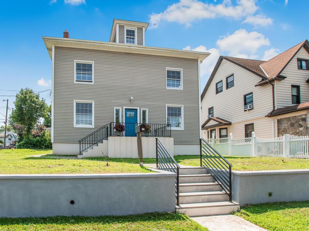 Property Photo:  70 Normandy Road  NY 10701 