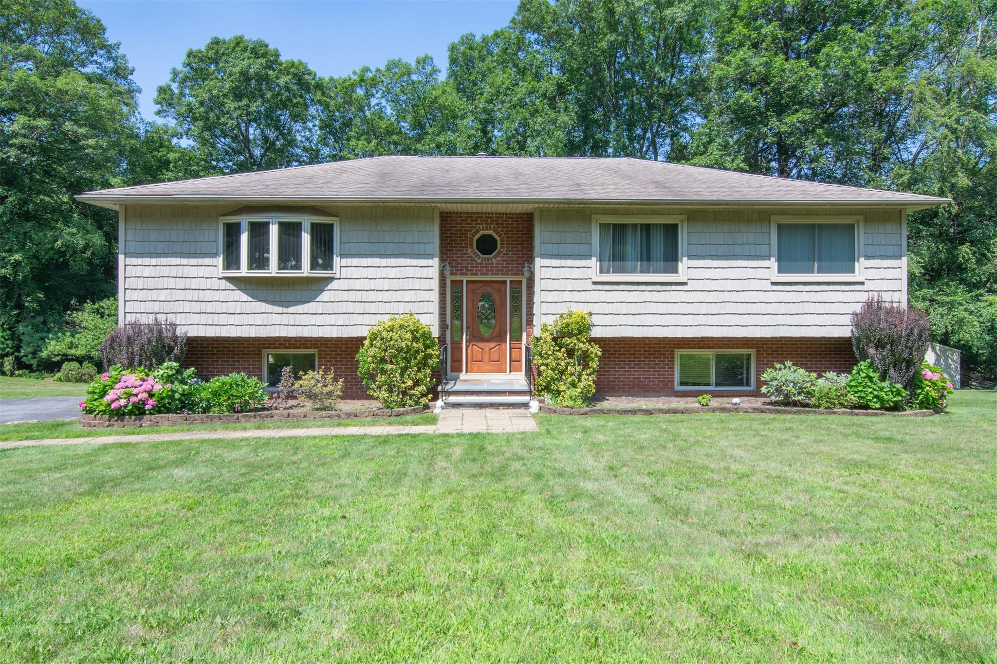 Property Photo:  3 Rosa Drive  NY 10607 