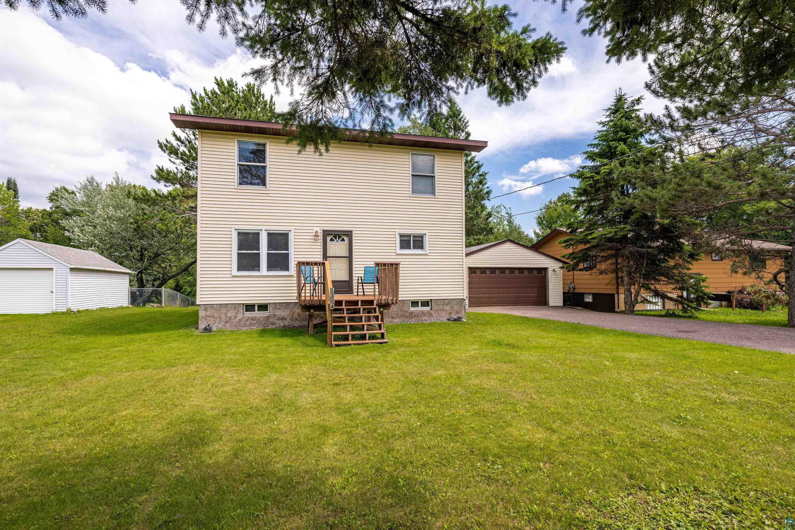 Property Photo:  1304 Foster Ave  MN 55811 