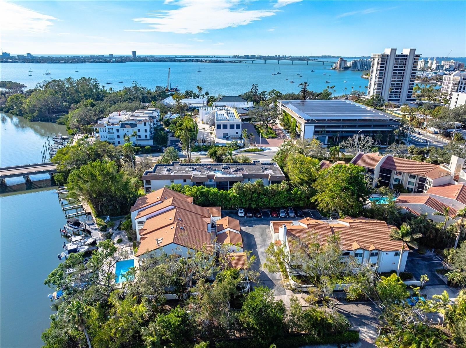Property Photo:  858 Hudson Avenue 858  FL 34236 