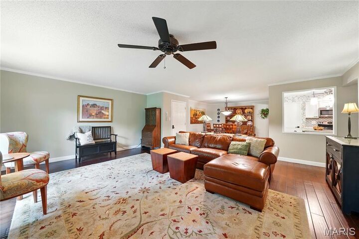 Property Photo: 2000 Trailcrest Lane 7 MO 63122
