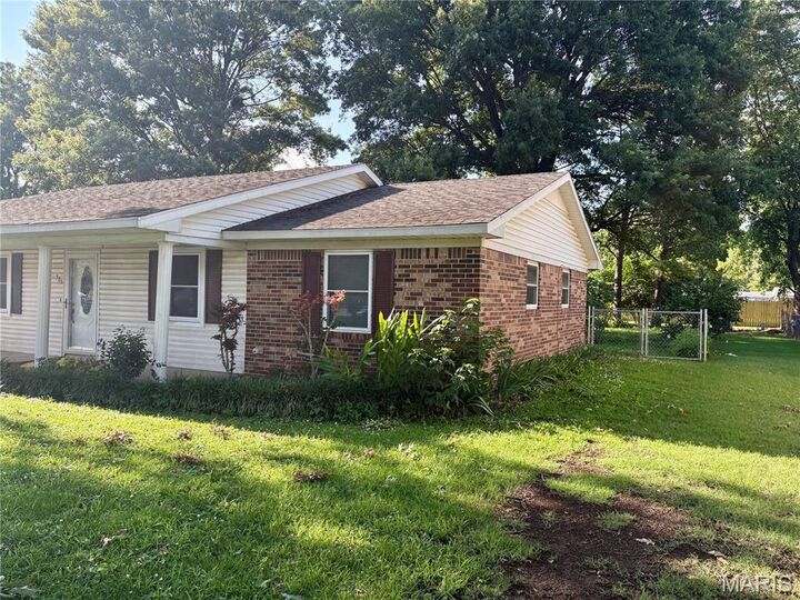 Property Photo: 305 Manor MO 63877