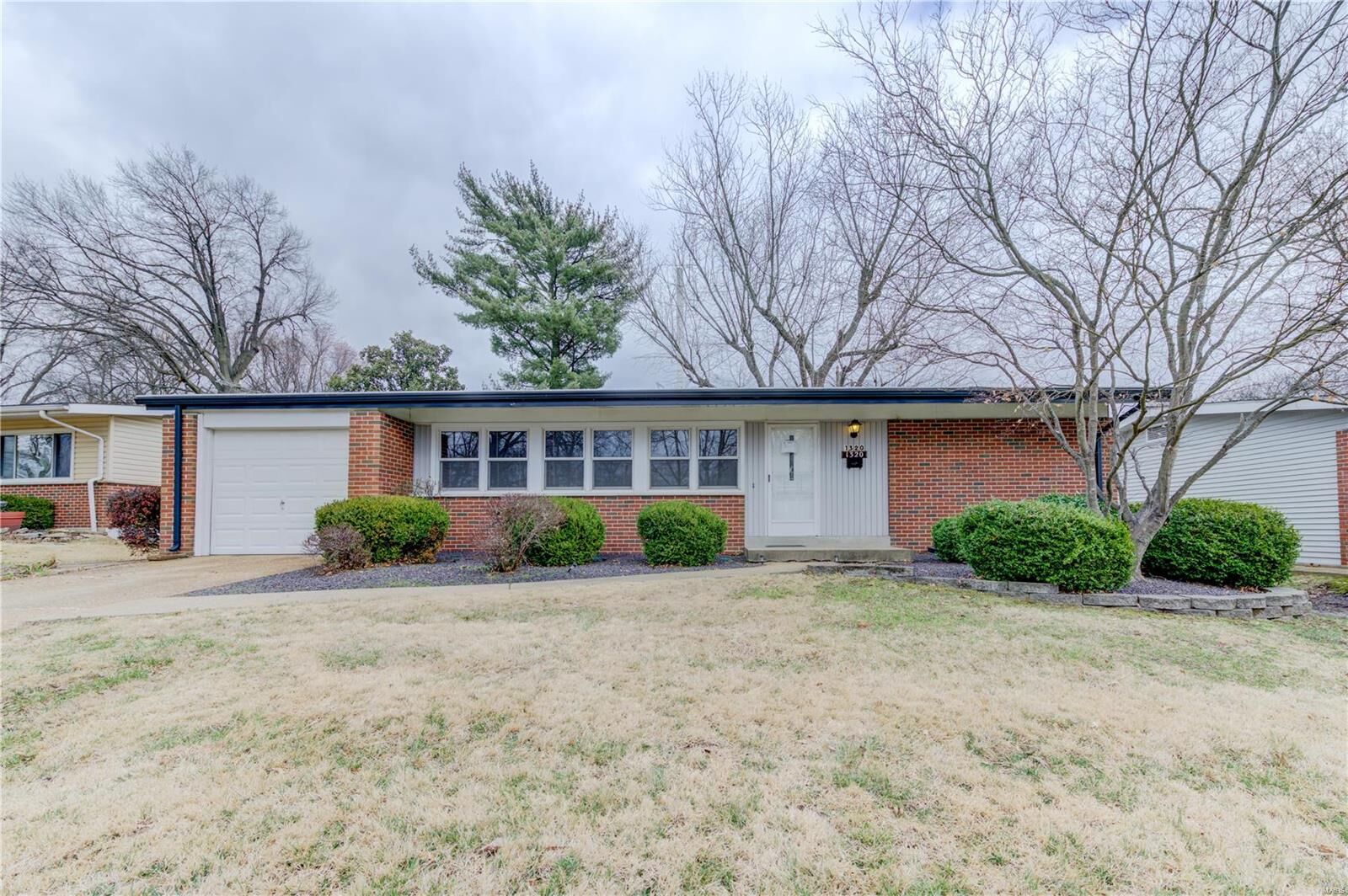 Property Photo: 1320 Hialeah Place MO 63033