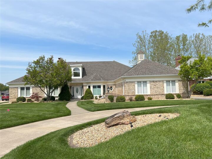 55 N Pointe Circle  Lake St Louis MO 63367 photo