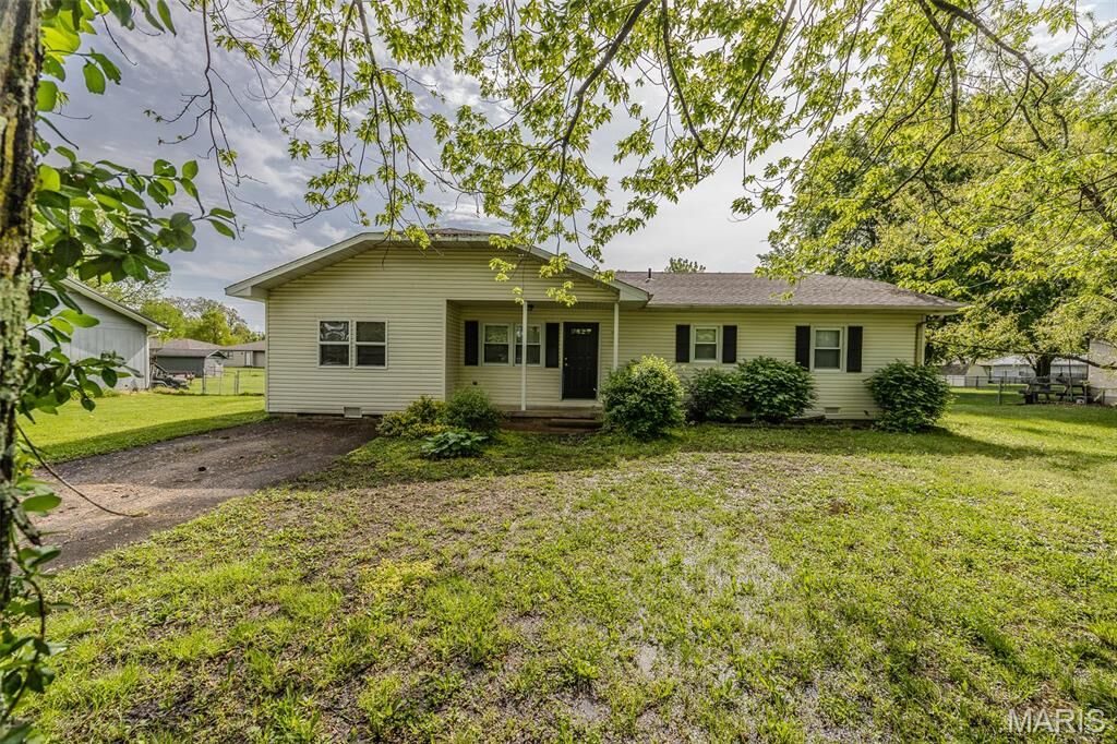 Property Photo:  1500 Tekary Street  MO 65536 