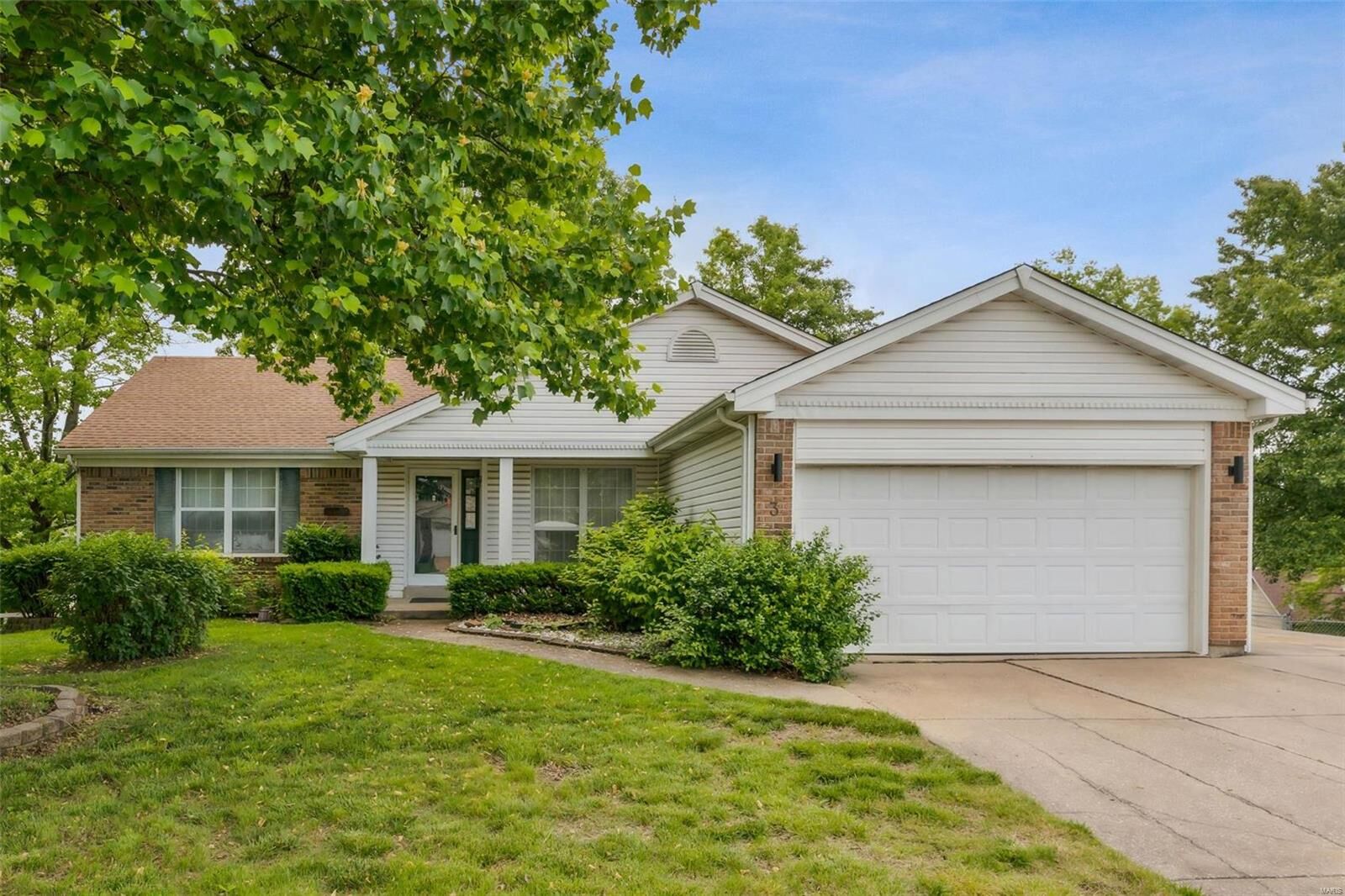 Property Photo:  3 Golden Wheat Court  MO 63304