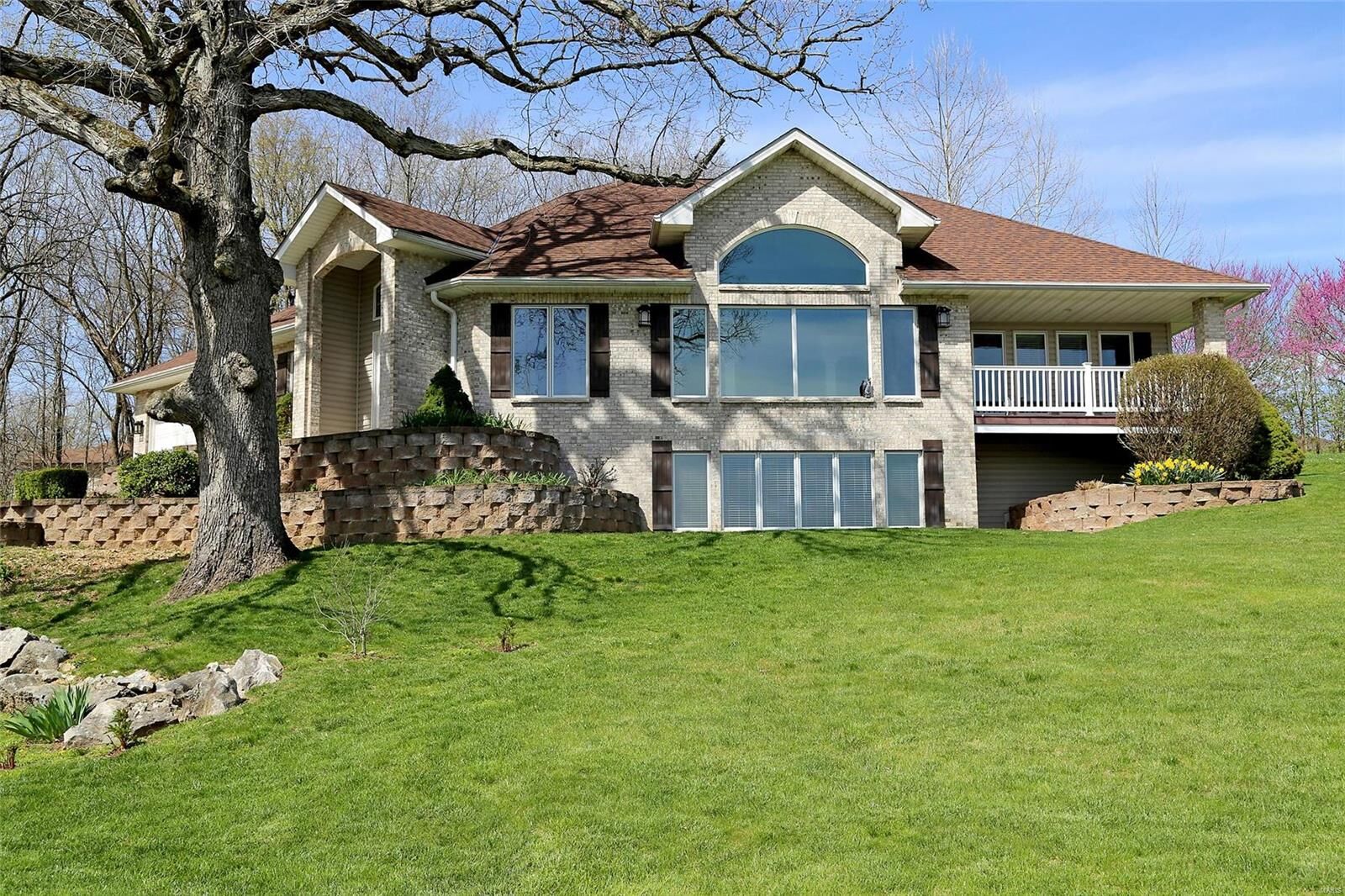 Property Photo: 10205 Hawthorn Road MO 63348