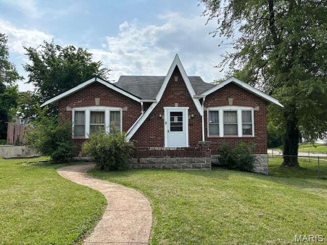 Property Photo: 3802 Melba Place MO 63121