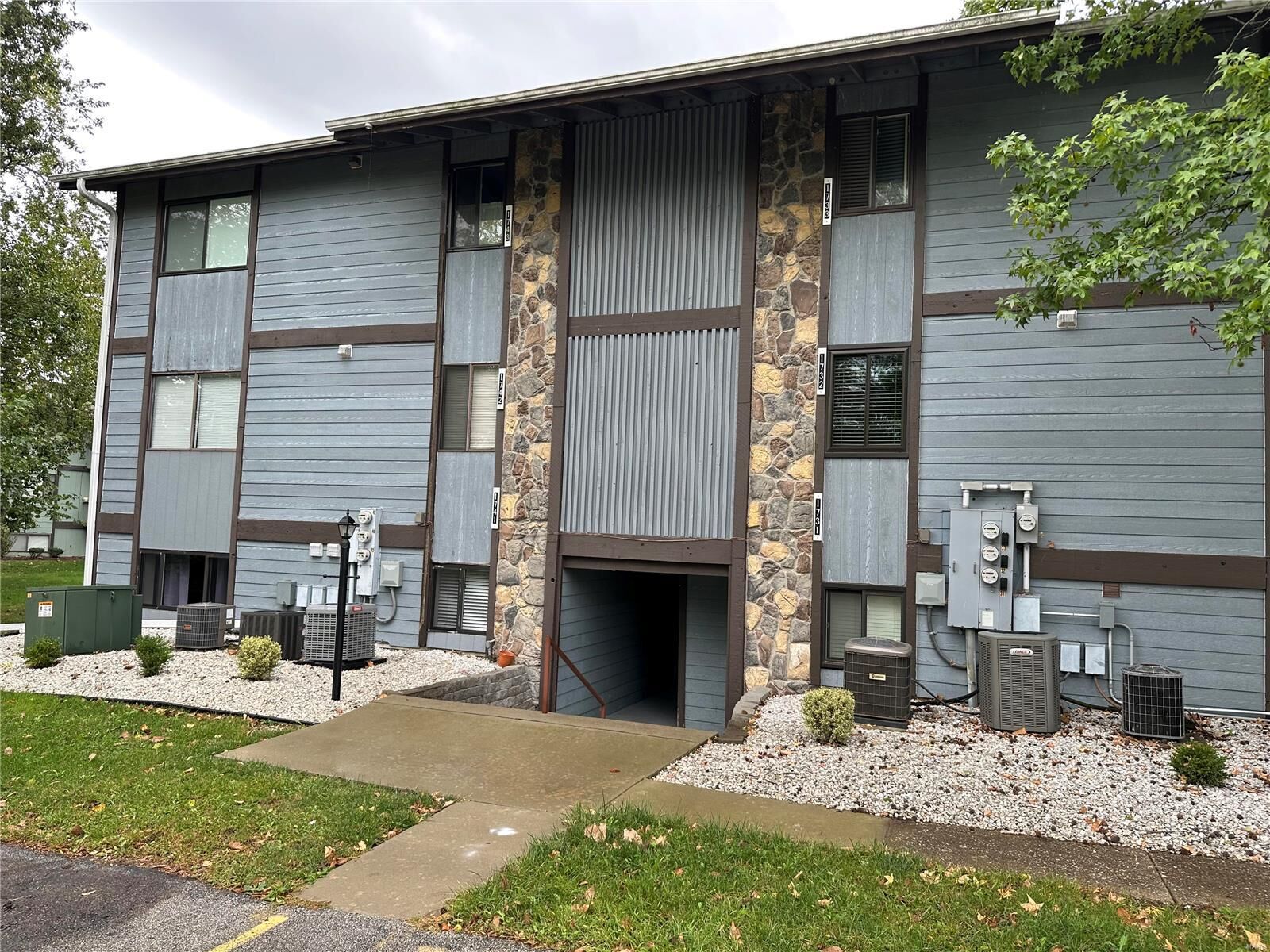 Property Photo:  1741 Gascony Parc Drive 17411S  MO 63367 
