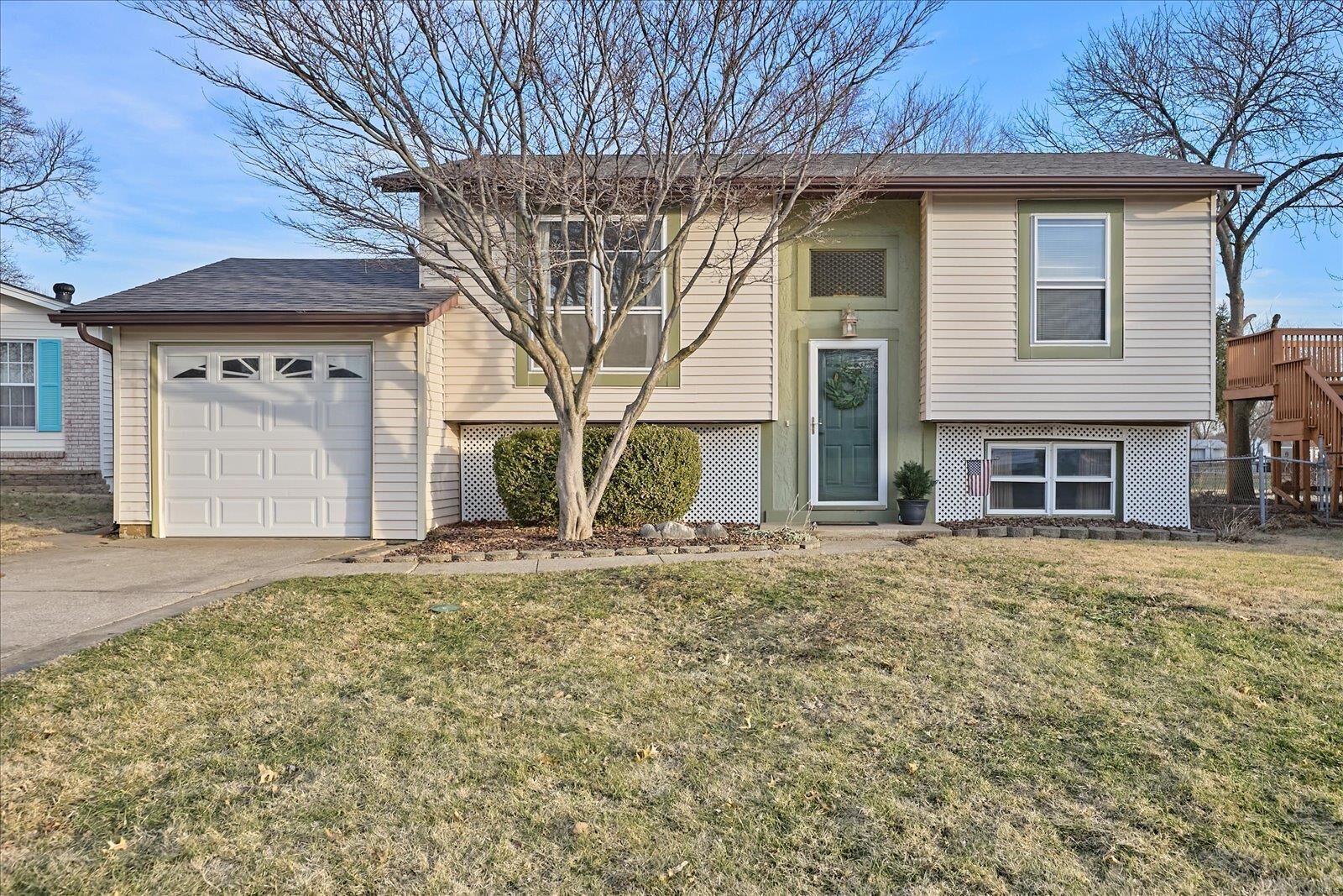 Property Photo: 3052 Ventnor Place MO 63031