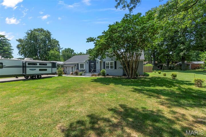 907 Taylor Street  Sikeston MO 63801 photo