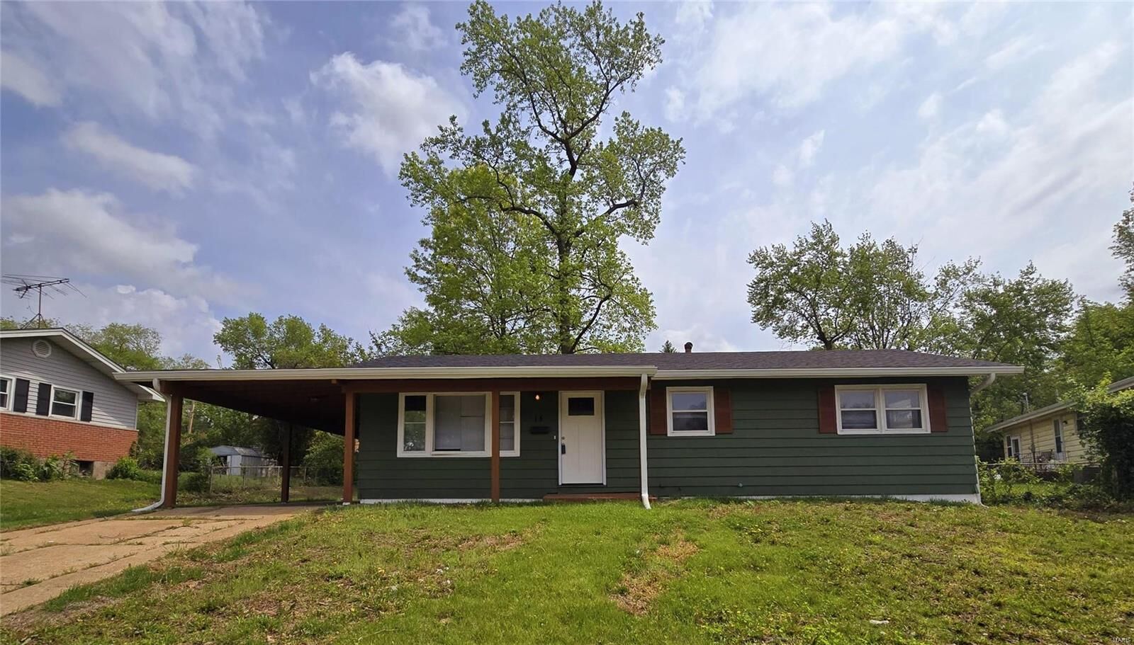 Property Photo: 14 Forestwood Drive MO 63135