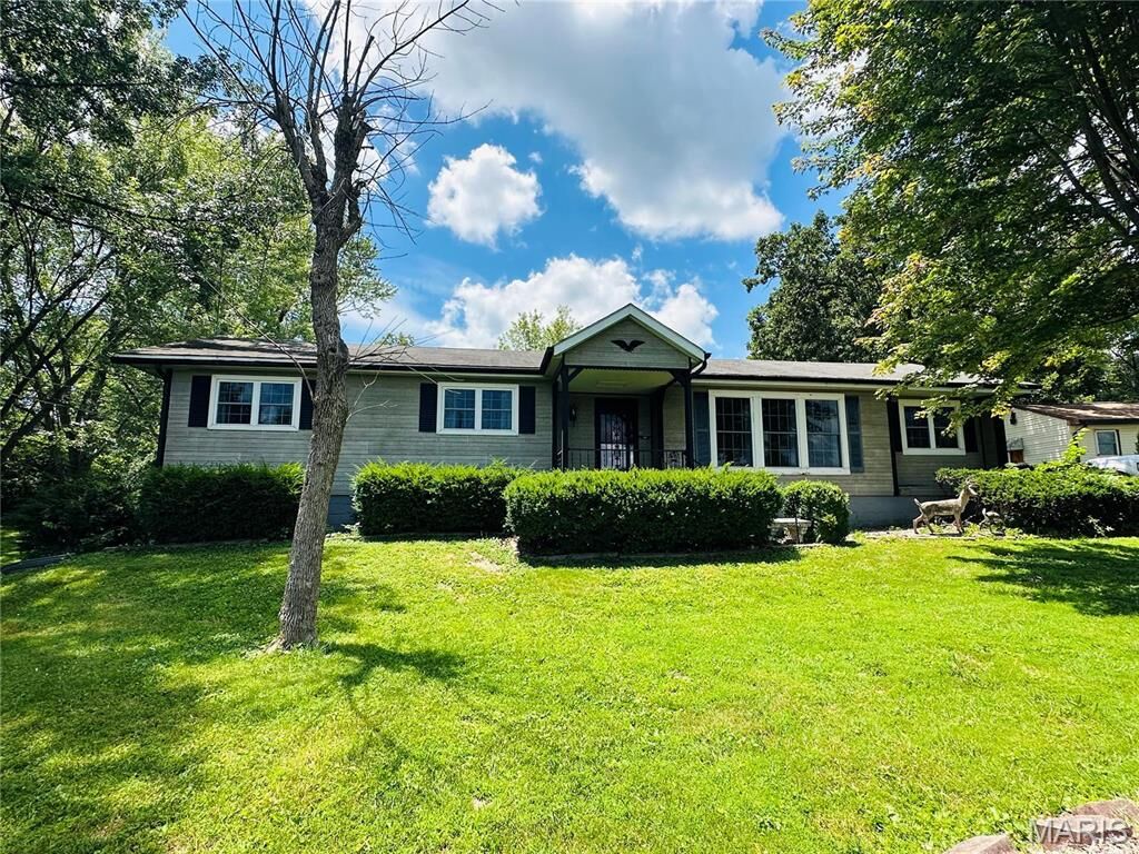 Property Photo: 1620 Elmont Rd MO 63080