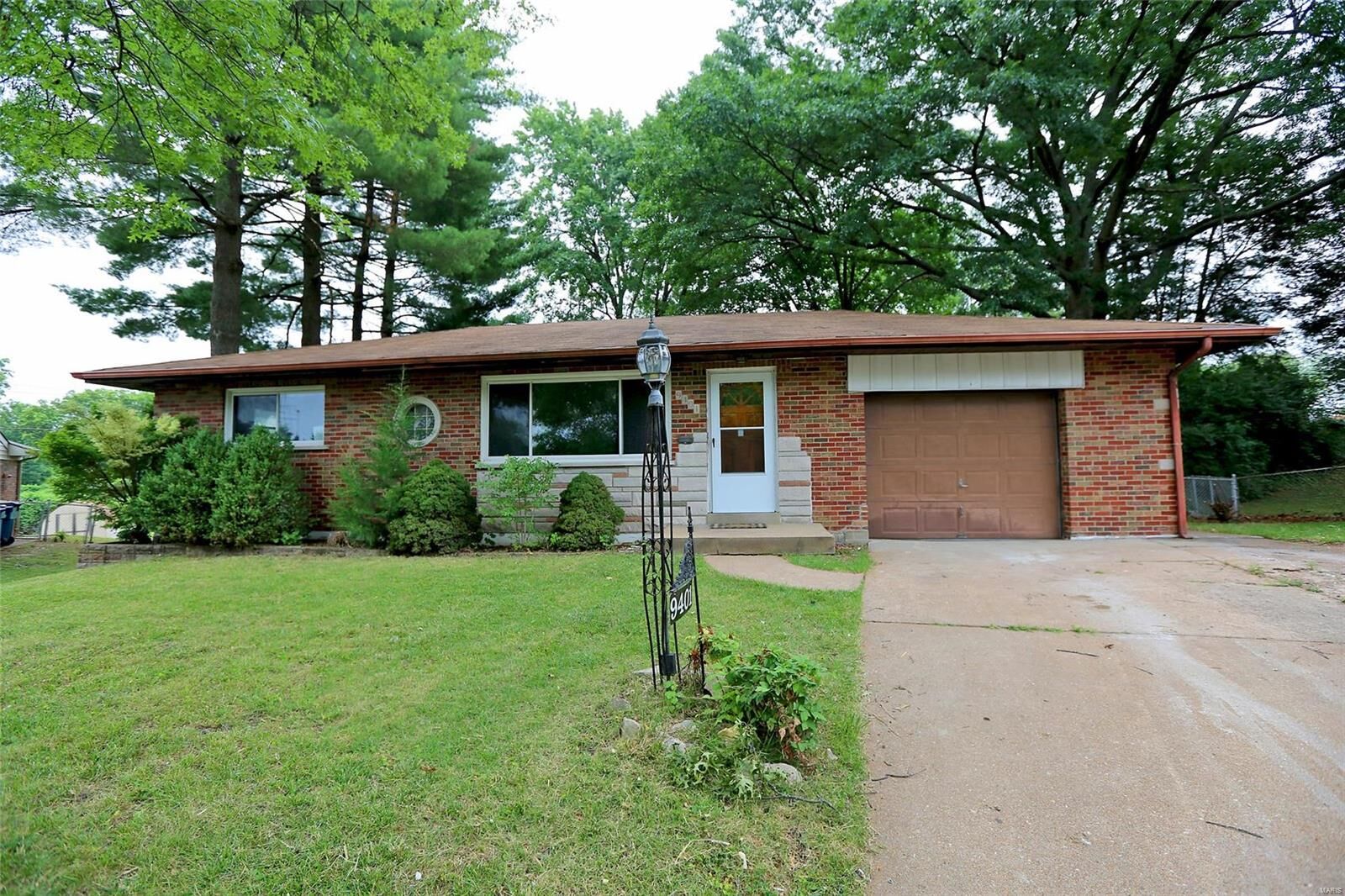 Property Photo:  9401 Dorisann Court  MO 63123 