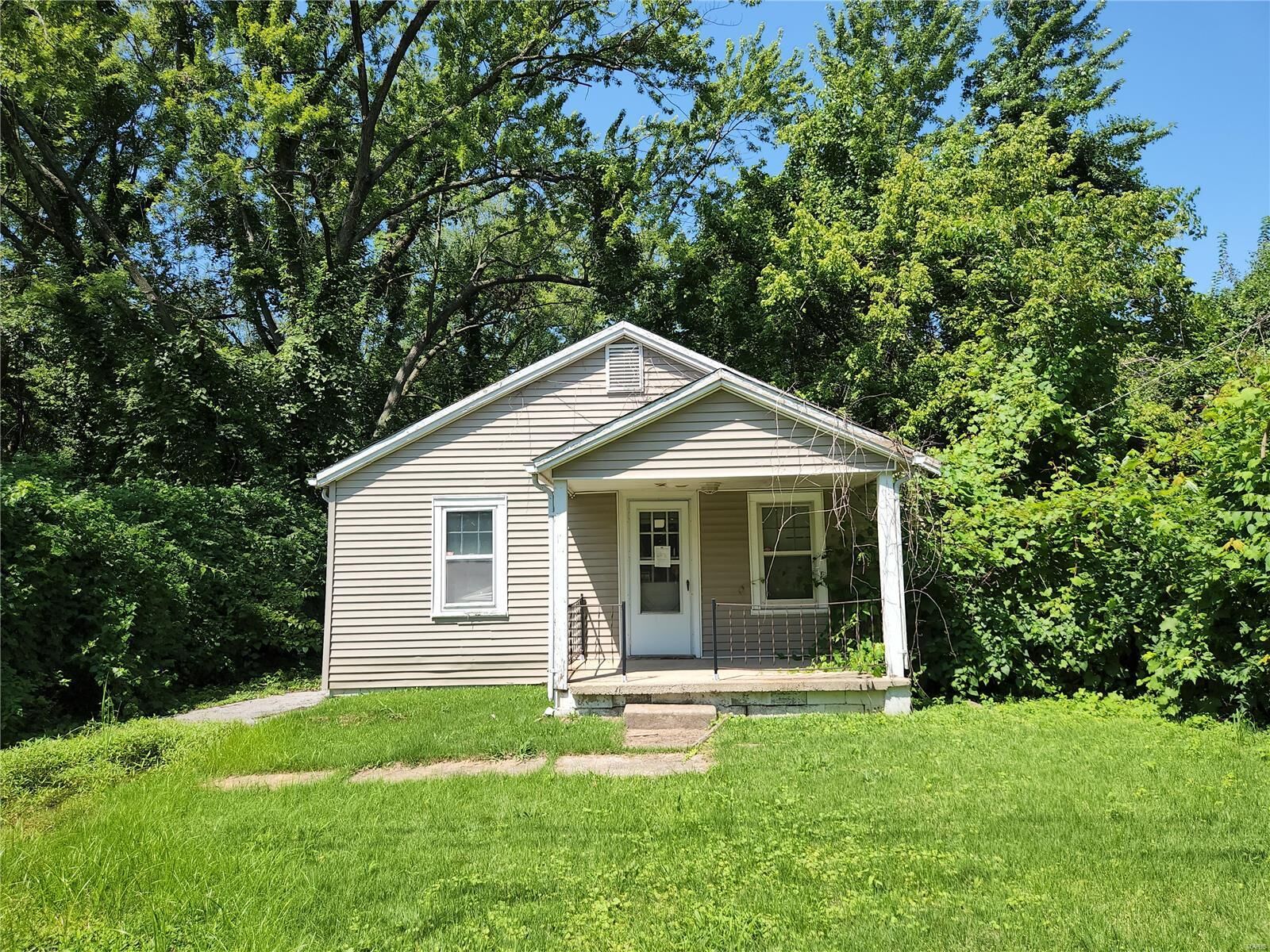Property Photo: 10107 Clairmont Drive MO 63136