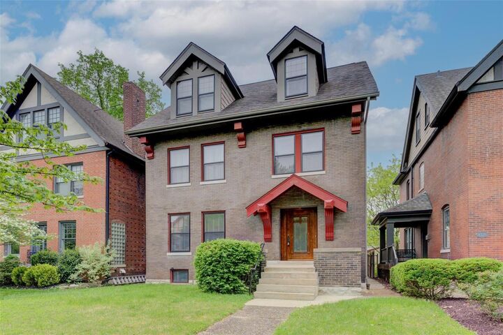 4724 Westminster Place  St Louis MO 63108 photo