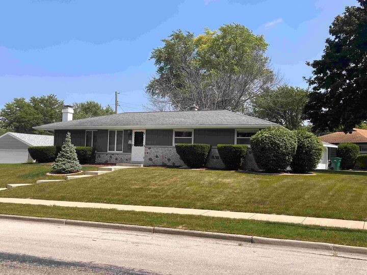 W149n8230 Norman Dr  Menomonee Falls WI 53051 photo