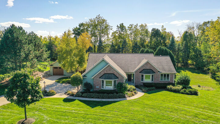Property Photo:  20085 W Rustic Ridge Dr  WI 53146 